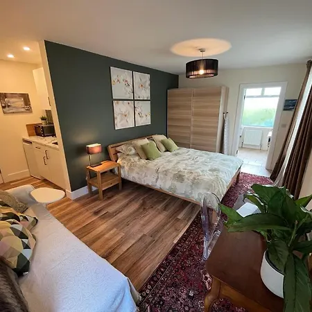 Near Airport Apartment